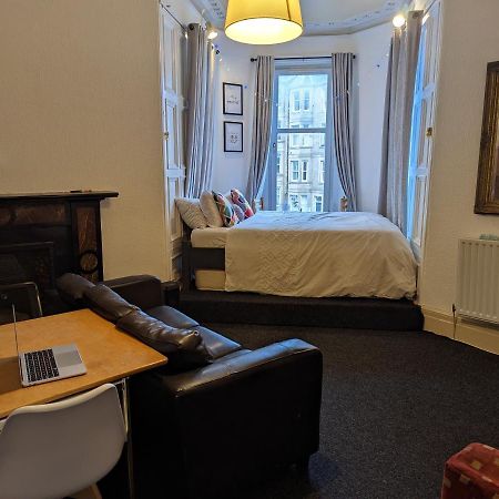 Huge Room In The City Edinburg Exteriör bild