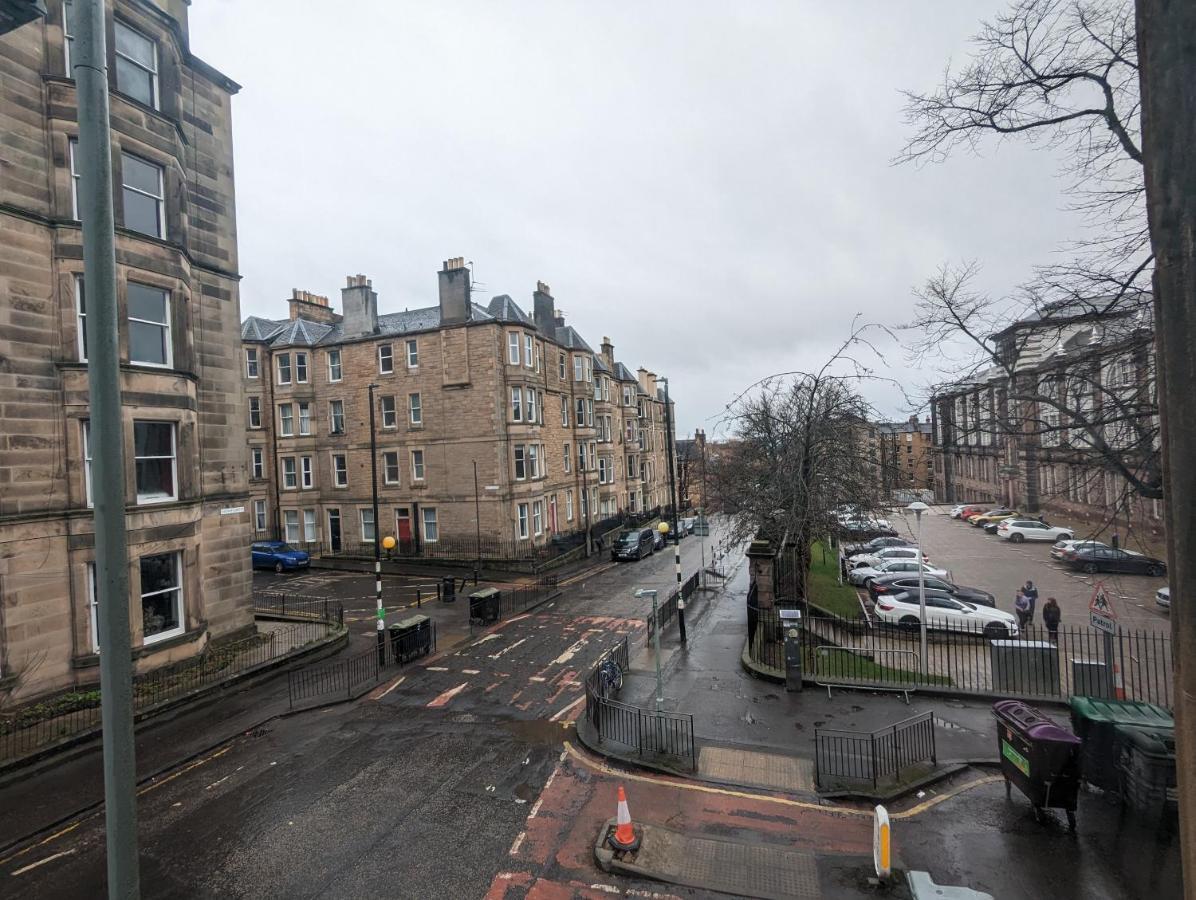 Huge Room In The City Edinburg Exteriör bild