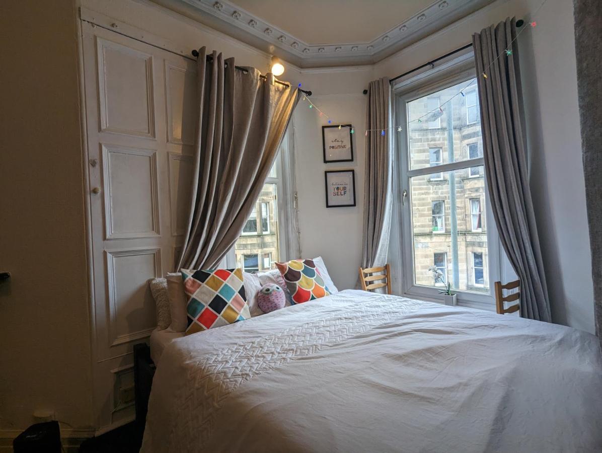 Huge Room In The City Edinburg Exteriör bild